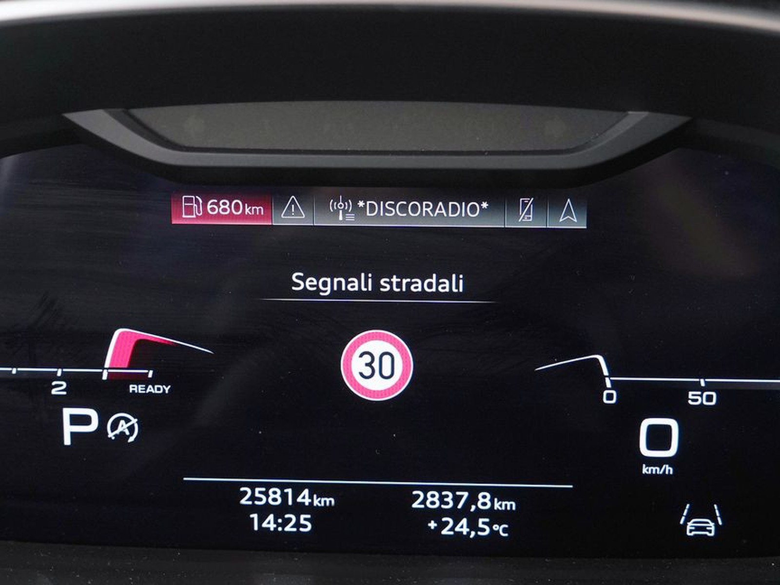 30 - Audi Q3 35 2.0 tdi s line edition s tronic