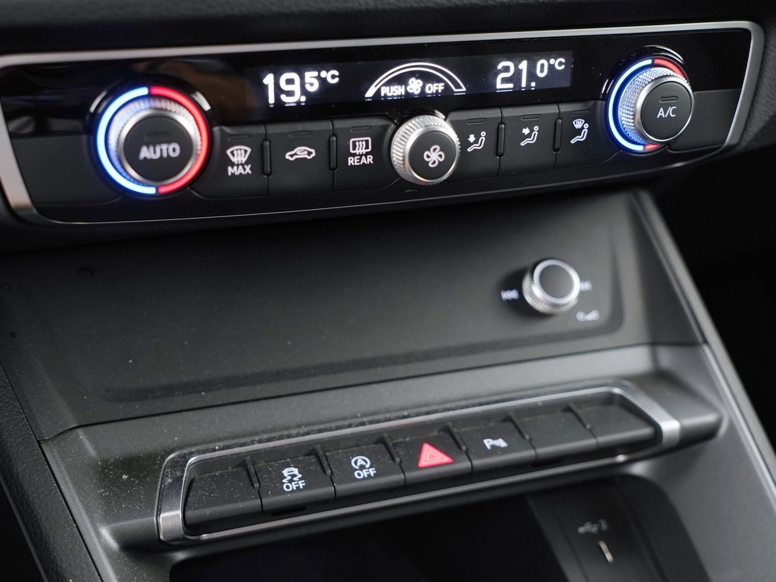 5 - Audi Q3 35 2.0 tdi s line edition s tronic