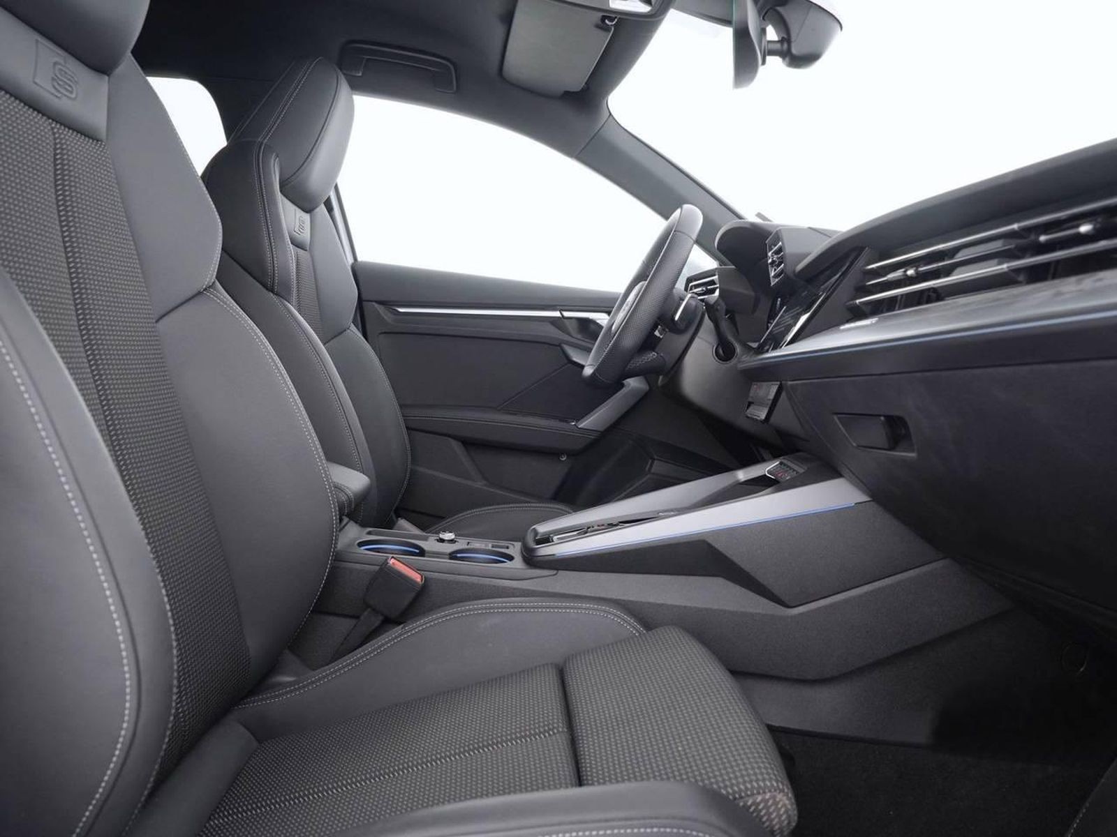 16 - Audi A3 sportback 2.0 tdi 150cv s line edition s tronic