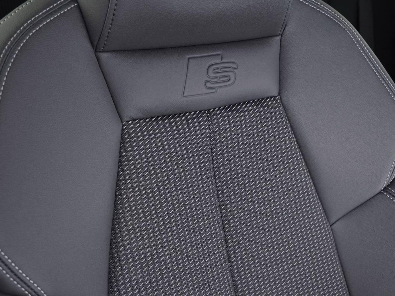 20 - Audi A3 sportback 2.0 tdi 150cv s line edition s tronic