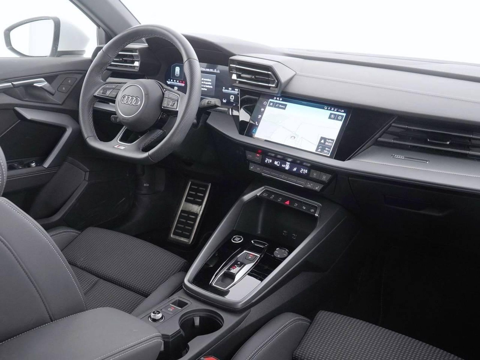 4 - Audi A3 sportback 2.0 tdi 150cv s line edition s tronic