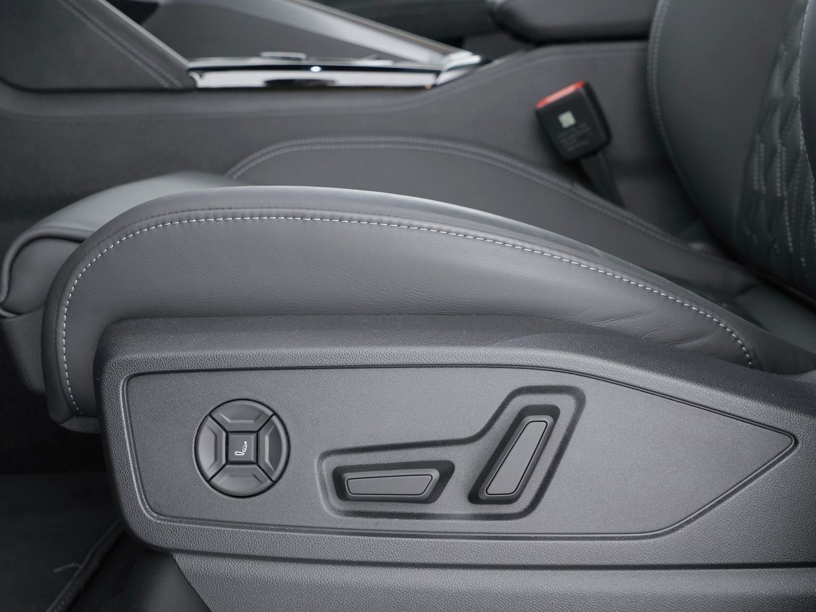 22 - Audi SQ5 s3.0 v6 tfsi mhev+ 367cv sport attitude quattro s tronic