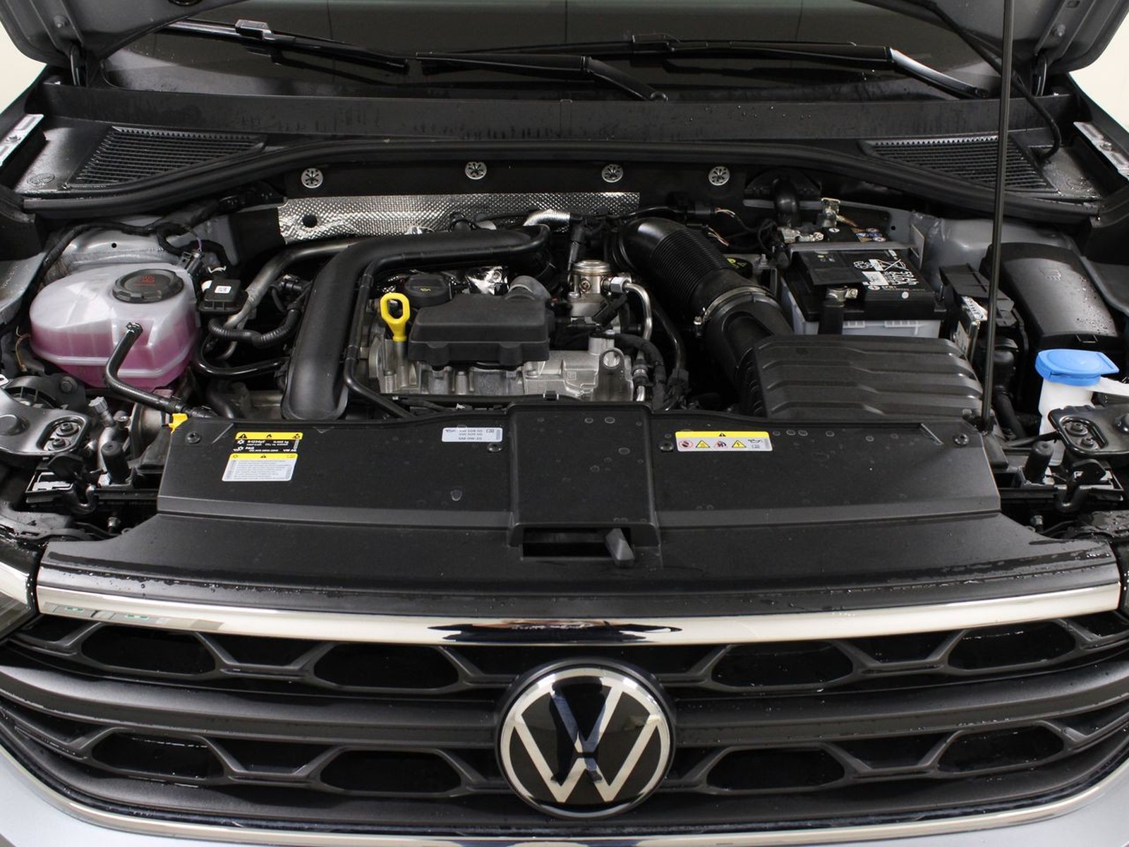 11 - Volkswagen T-Roc 1.0 tsi 115cv sport