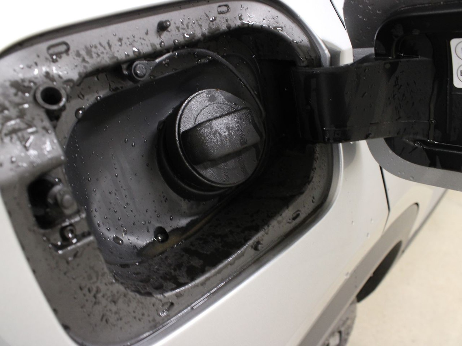 27 - Volkswagen T-Roc 1.0 tsi 115cv sport