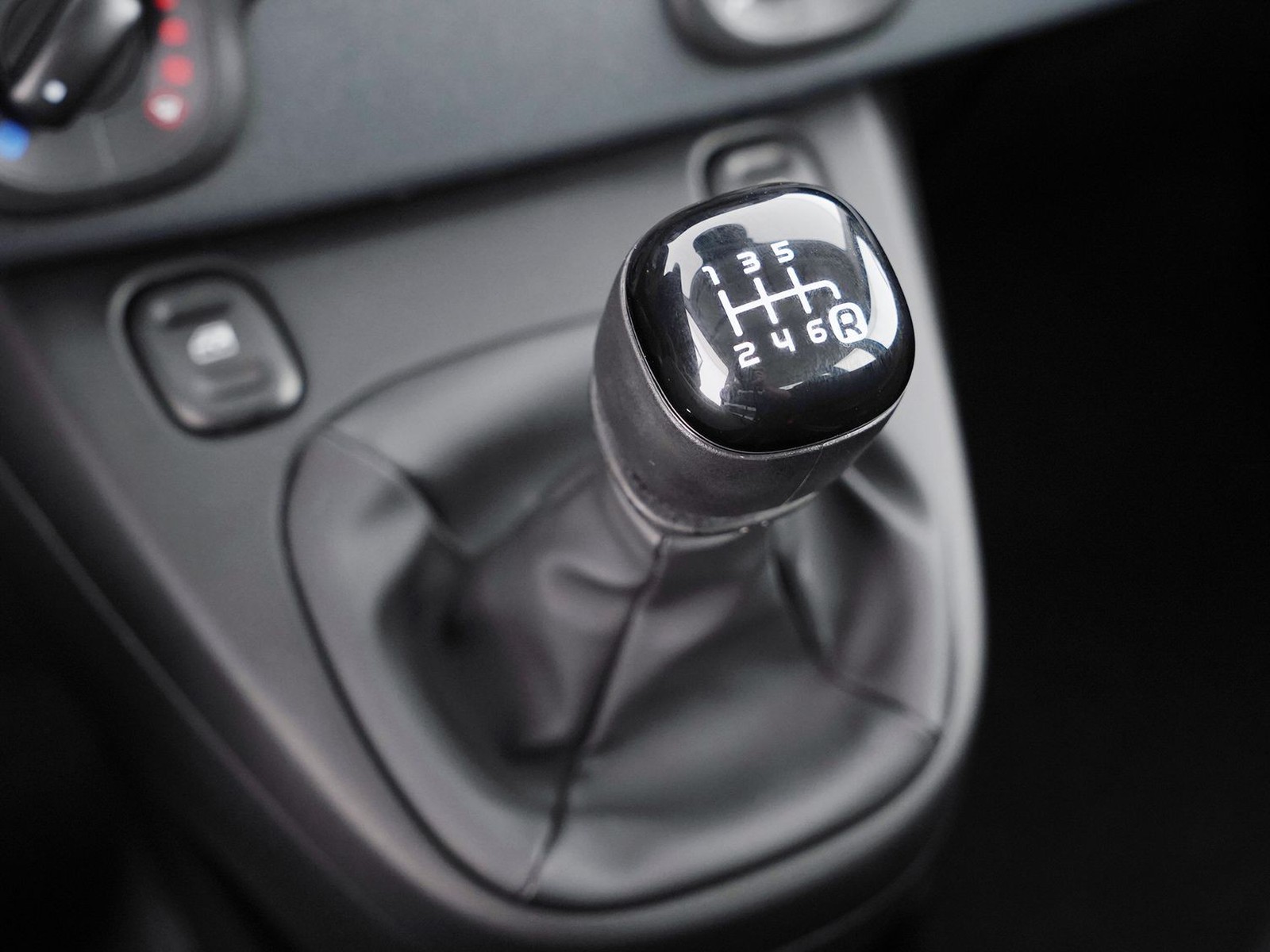 22 - Fiat Panda pandina 1.0 firefly hybrid 70cv s&s 5p.ti