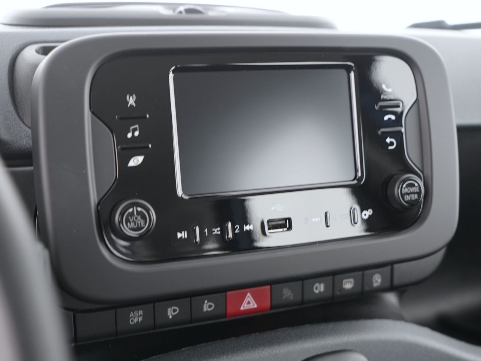 28 - Fiat Panda pandina 1.0 firefly hybrid 70cv s&s 5p.ti