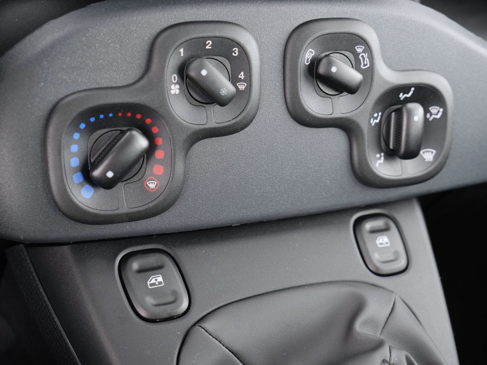 24 - Fiat Panda pandina 1.0 firefly hybrid 70cv s&s 5p.ti