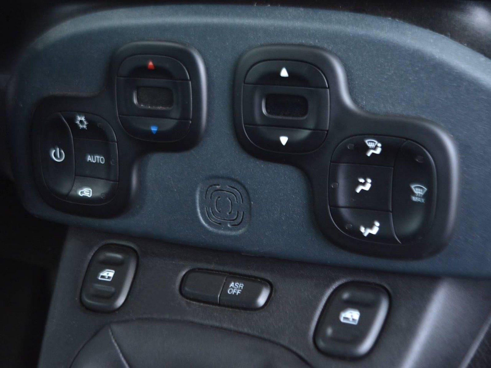 11 - Fiat Panda cross 1.0 firefly hybrid 70cv s&s 5p.ti