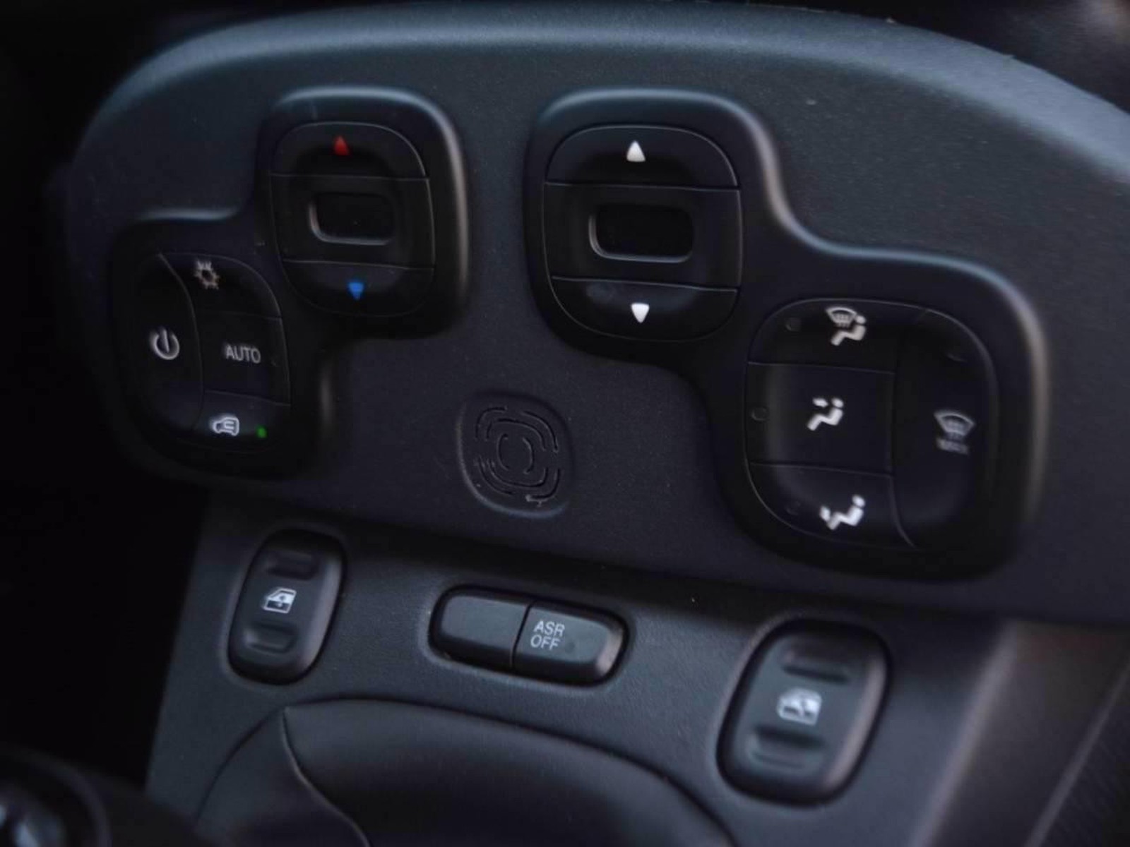 11 - Fiat Panda cross 1.0 firefly hybrid 70cv s&s 5p.ti