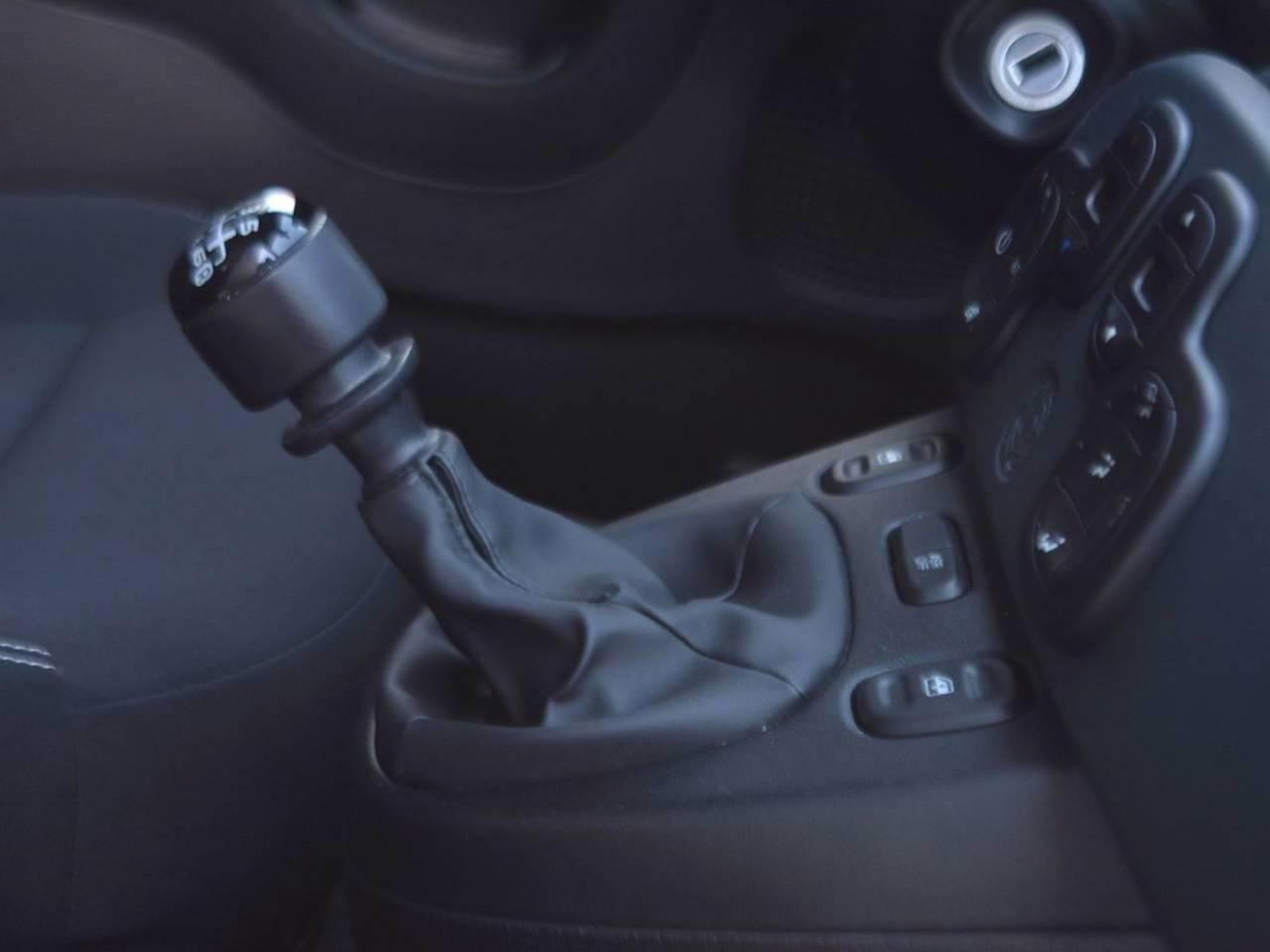 12 - Fiat Panda cross 1.0 firefly hybrid 70cv s&s 5p.ti