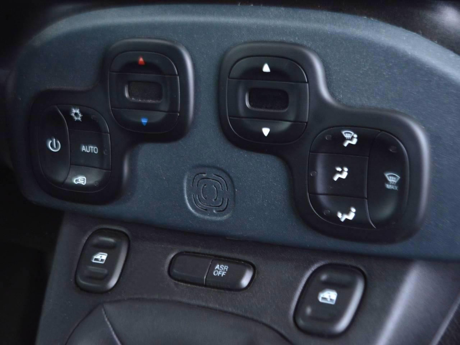 11 - Fiat Panda cross 1.0 firefly hybrid 70cv s&s 5p.ti