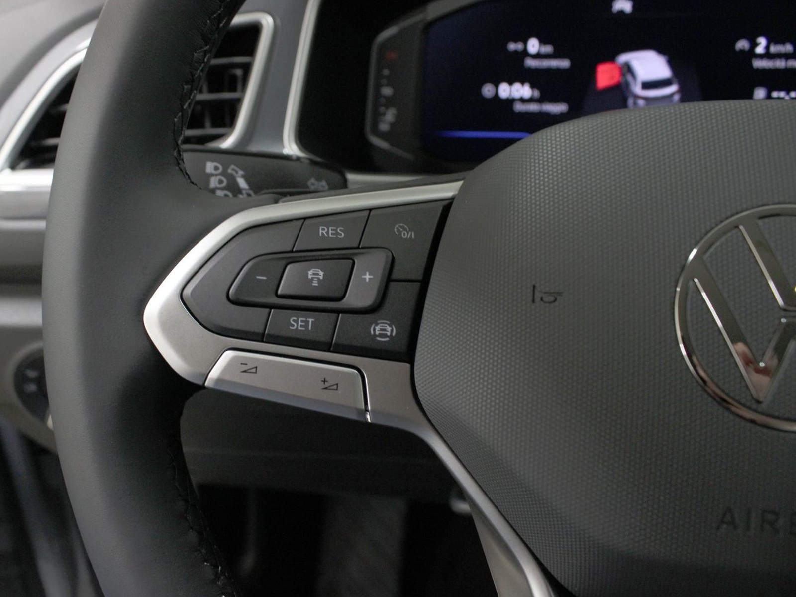 22 - Volkswagen T-Roc 1.5 tsi act style dsg