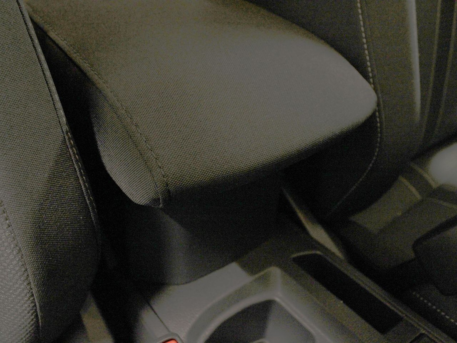 18 - Volkswagen T-Roc 1.0 tsi 115cv sport