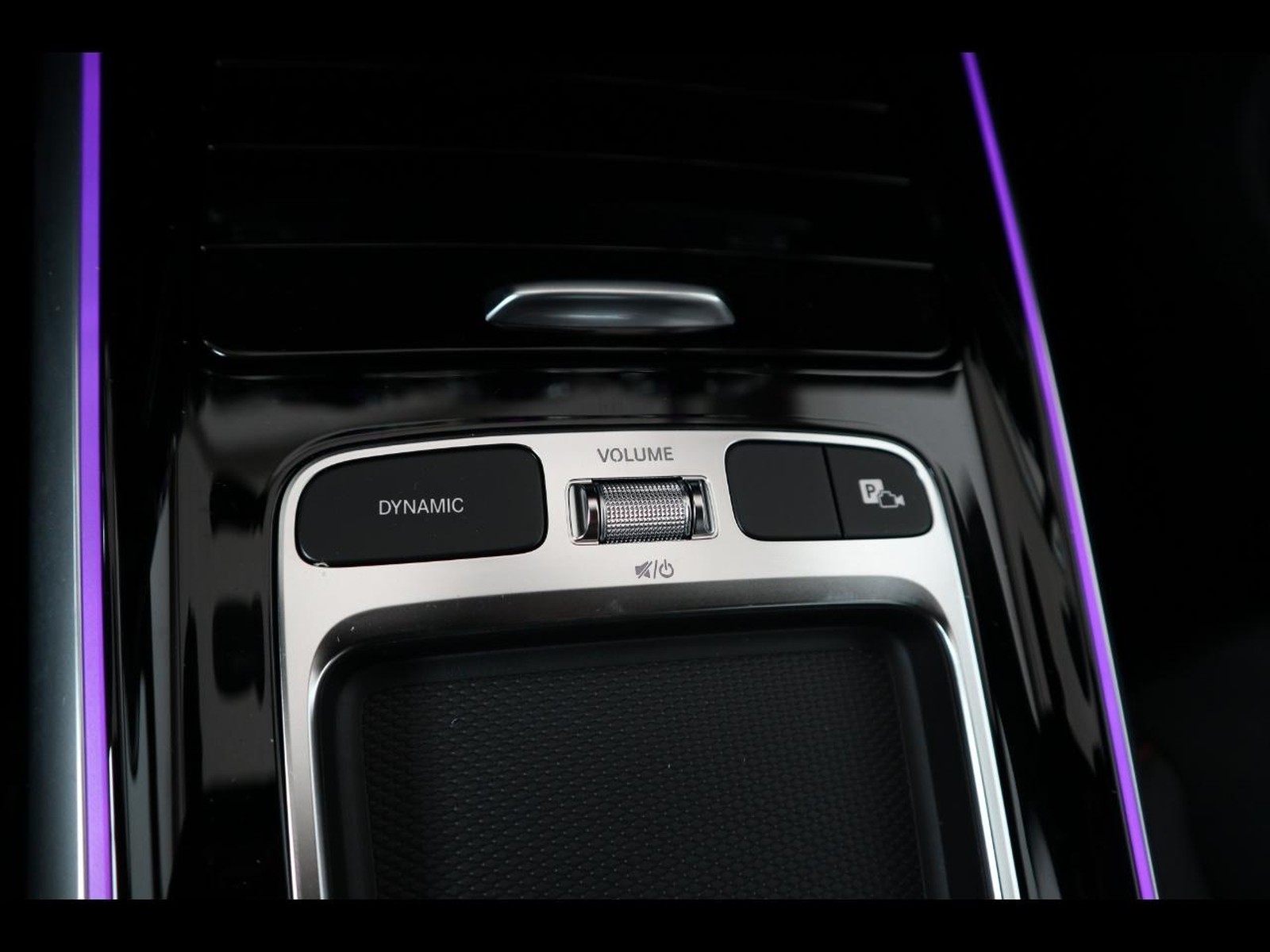 14 - Mercedes GLA 200 d amg line premium 8g-dct