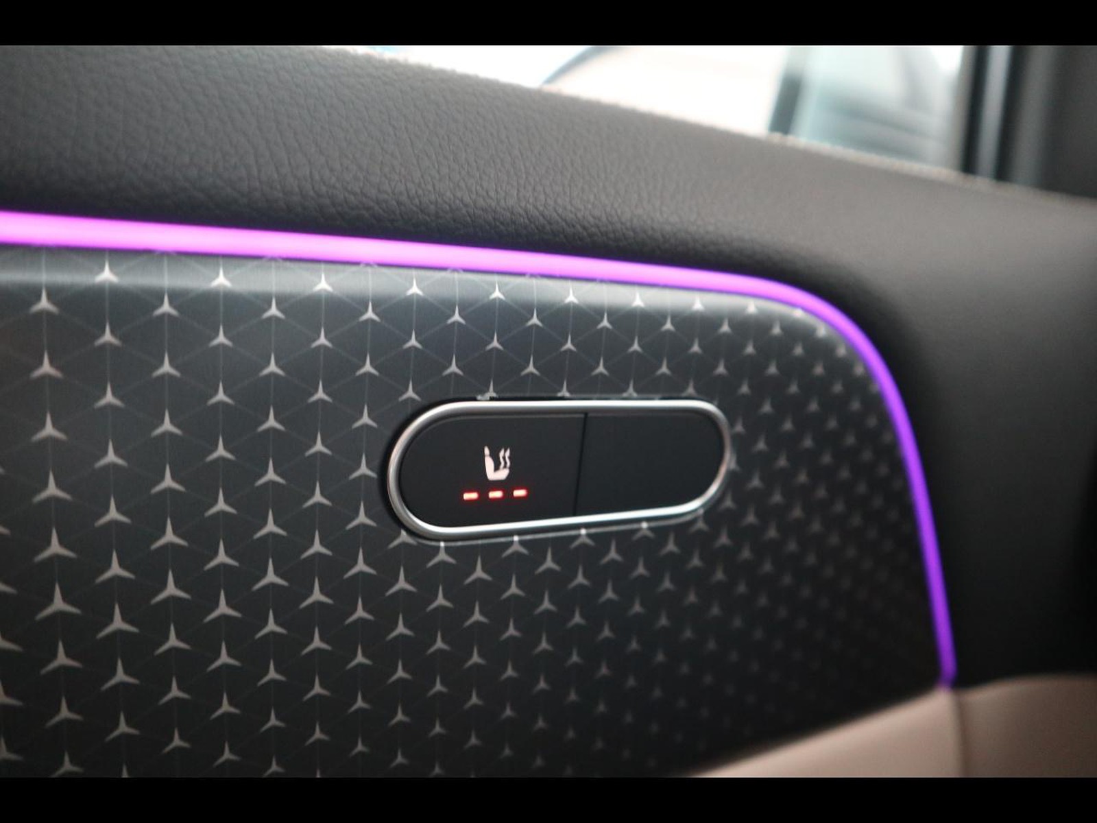 15 - Mercedes GLA 200 d progressive advanced plus 8g-dct