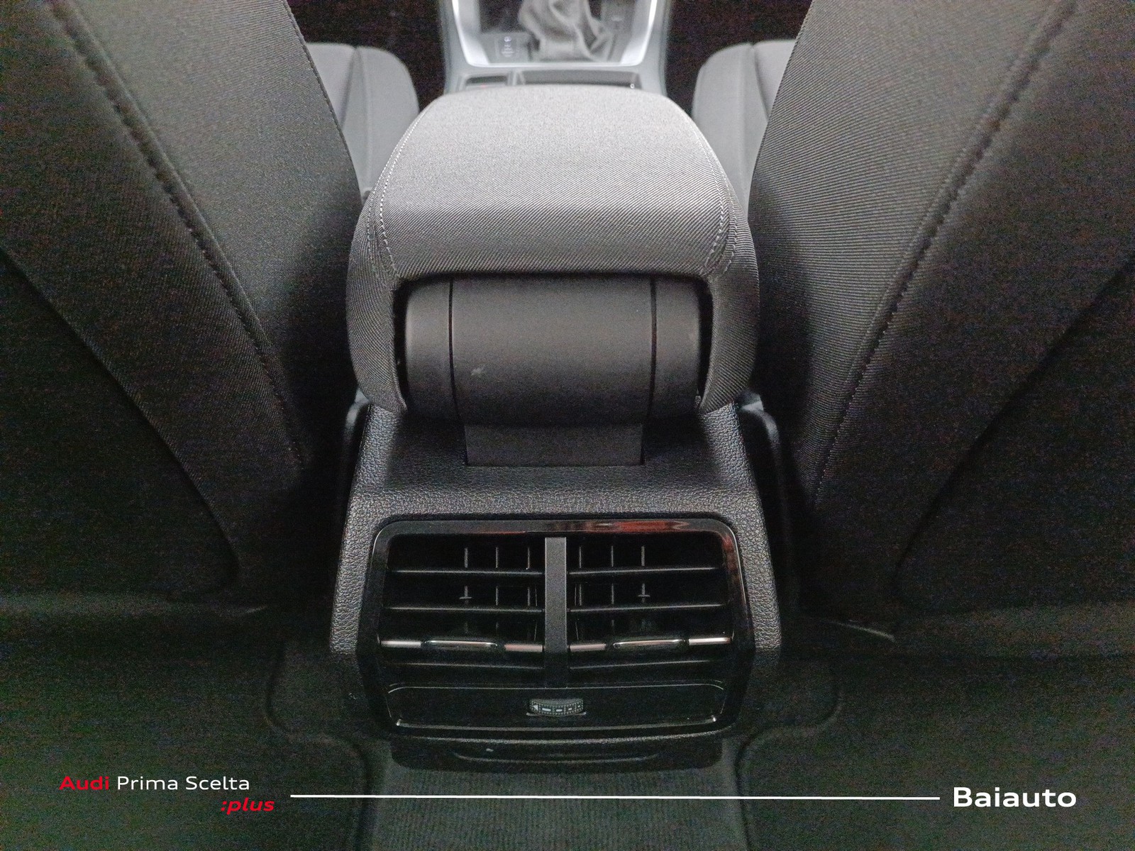 14 - Audi Q3 sportback 35 2.0 tdi s line edition s tronic