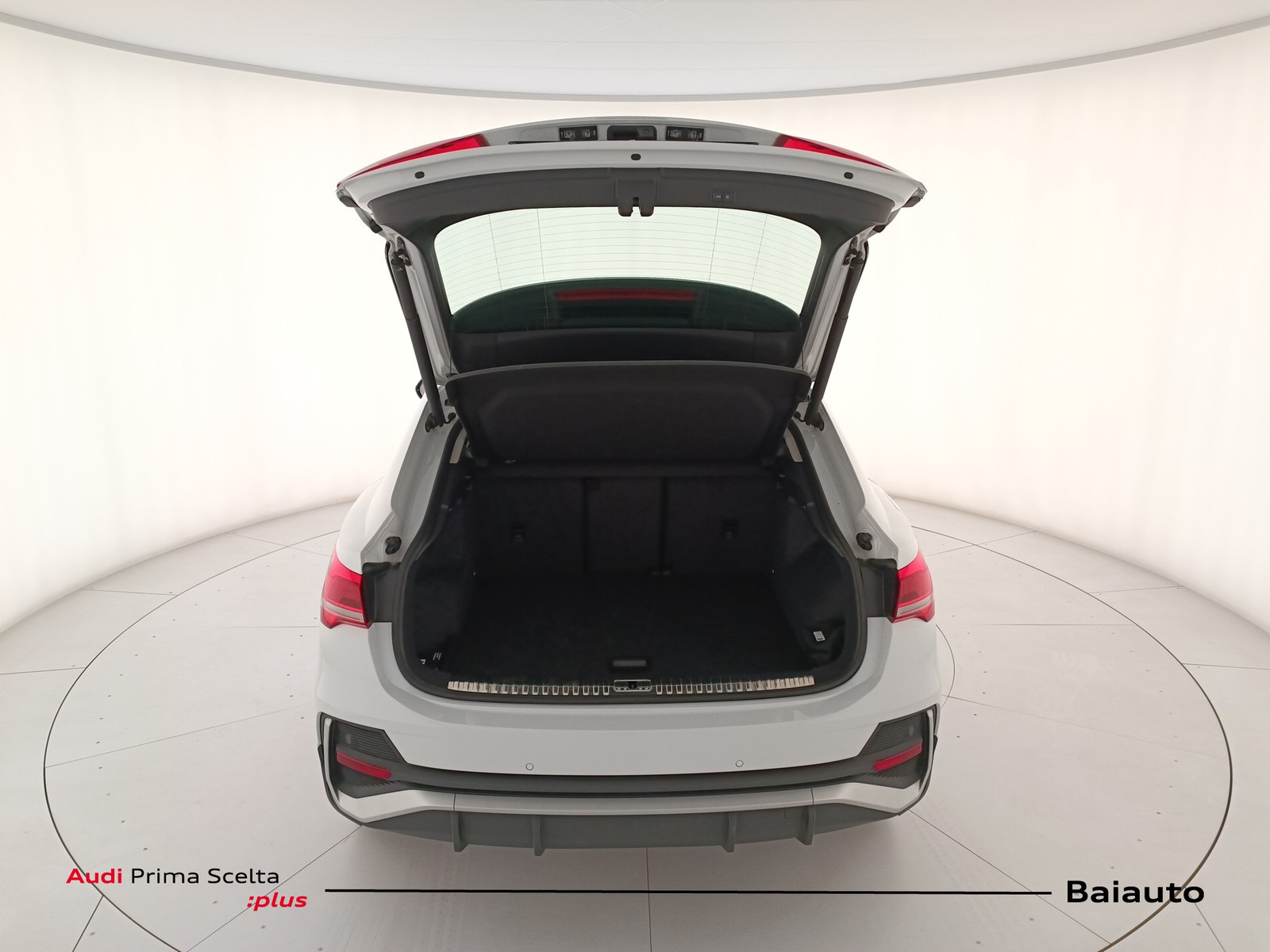 34 - Audi Q3 sportback 35 2.0 tdi s line edition s tronic