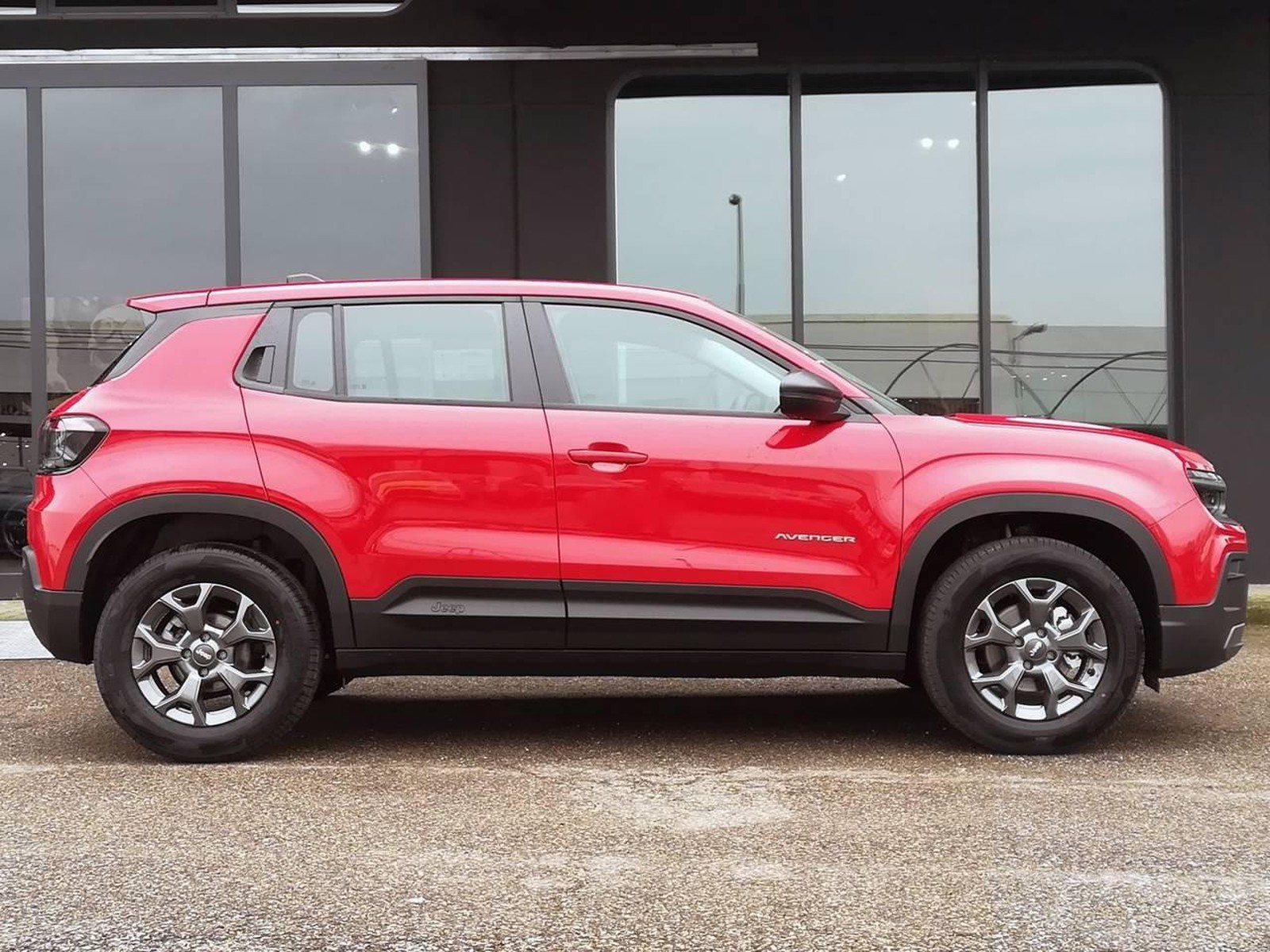 4 - Jeep Avenger 1.2 turbo 100cv longitude fwd