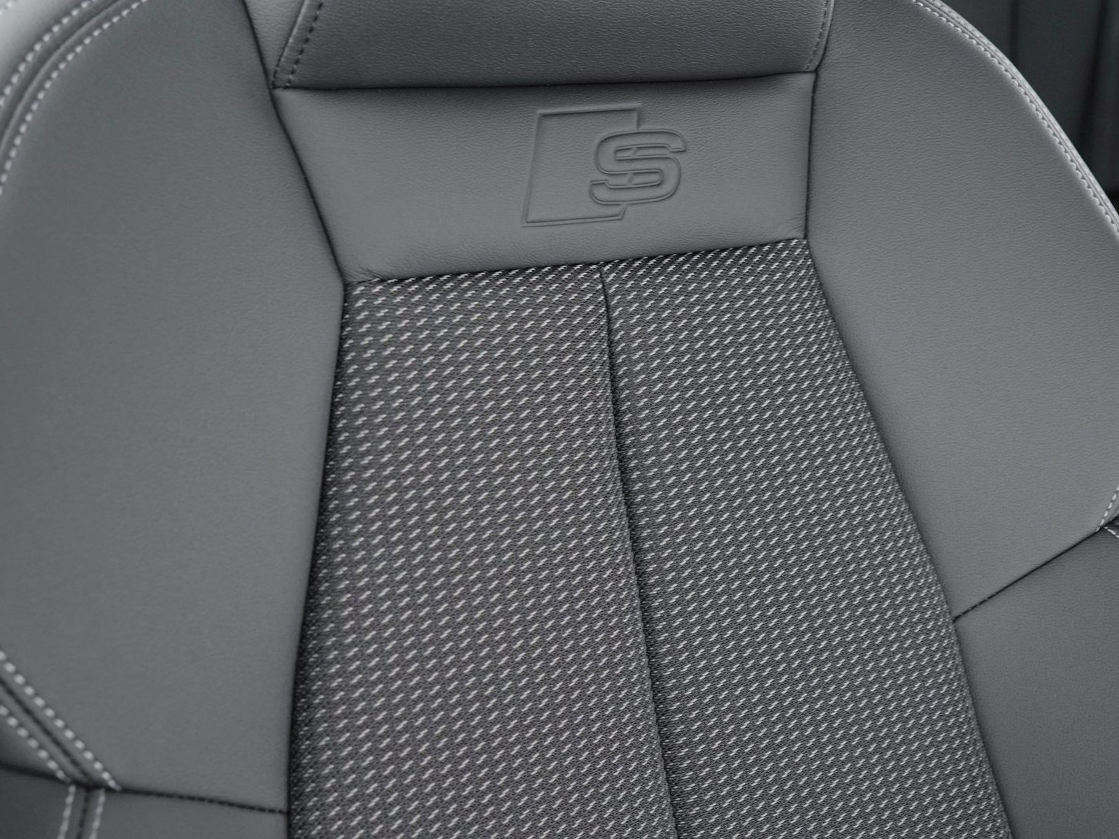 20 - Audi A3 sedan 2.0 tdi 150cv s line edition s tronic