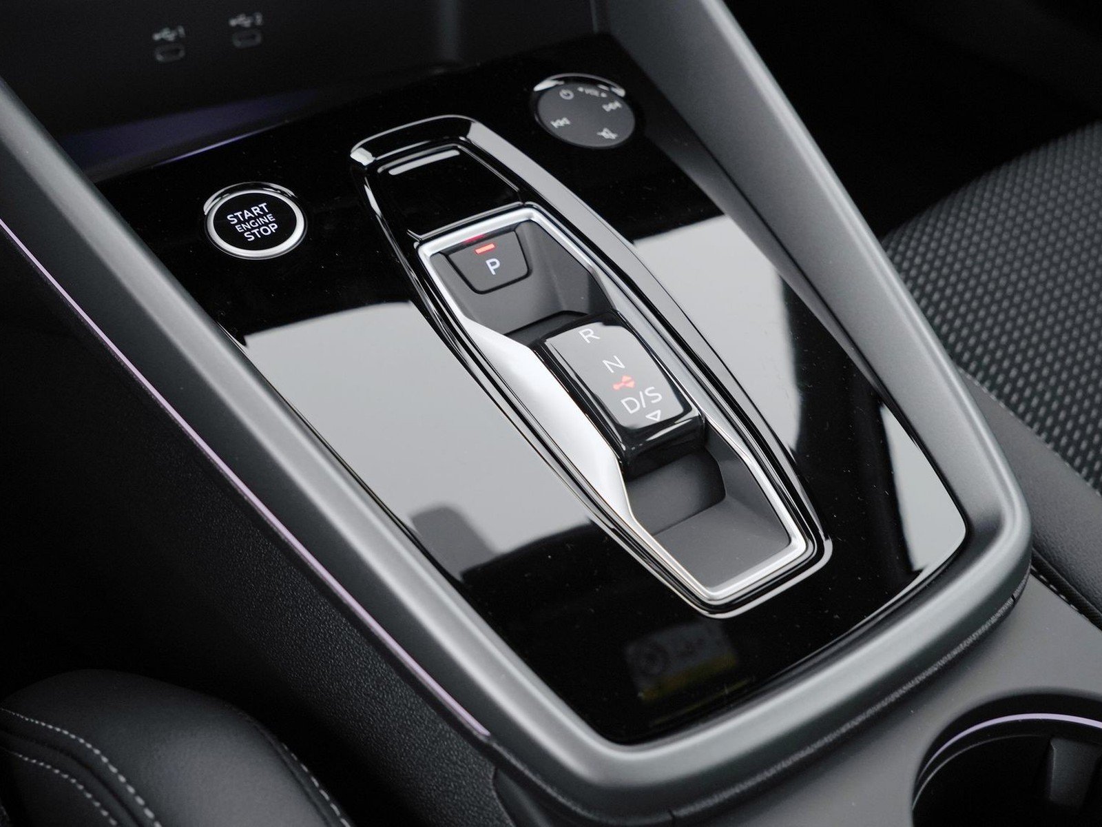 22 - Audi A3 sedan 2.0 tdi 150cv s line edition s tronic