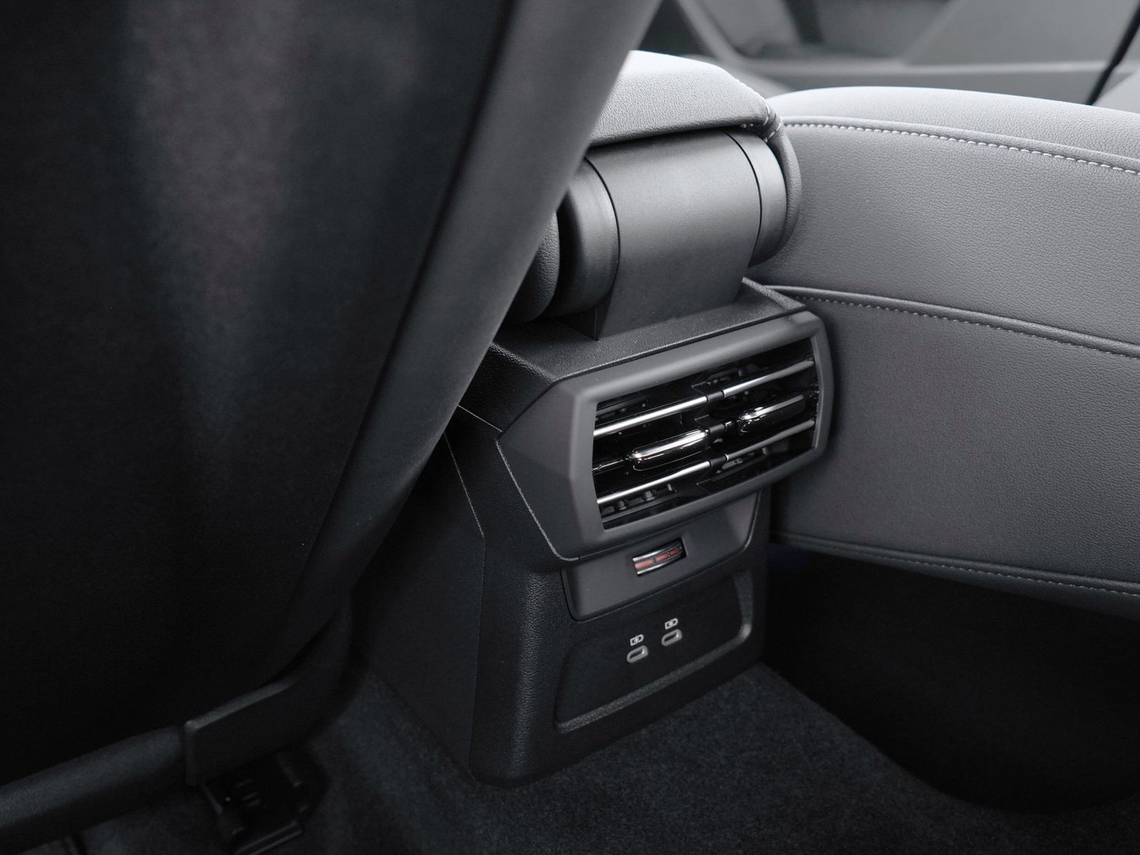 28 - Audi A3 sedan 2.0 tdi 150cv s line edition s tronic