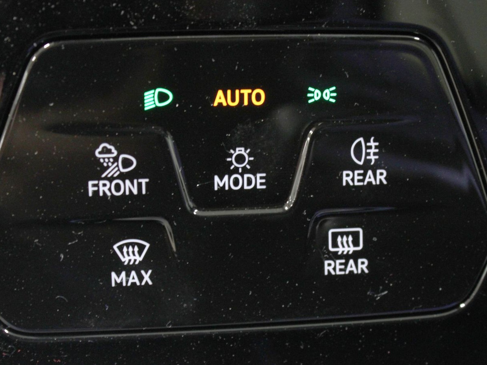 16 - Volkswagen Golf 1.5 tsi ehybrid 204cv edition plus dsg