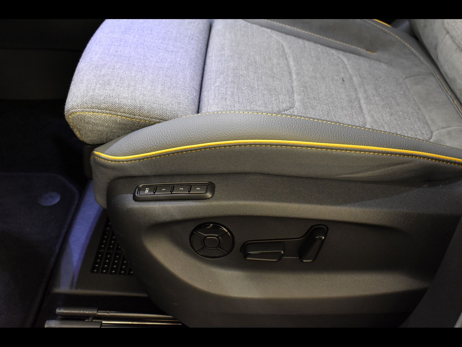 17 - Skoda Kodiaq 1.5 tsi m-hev 150cv selection dsg