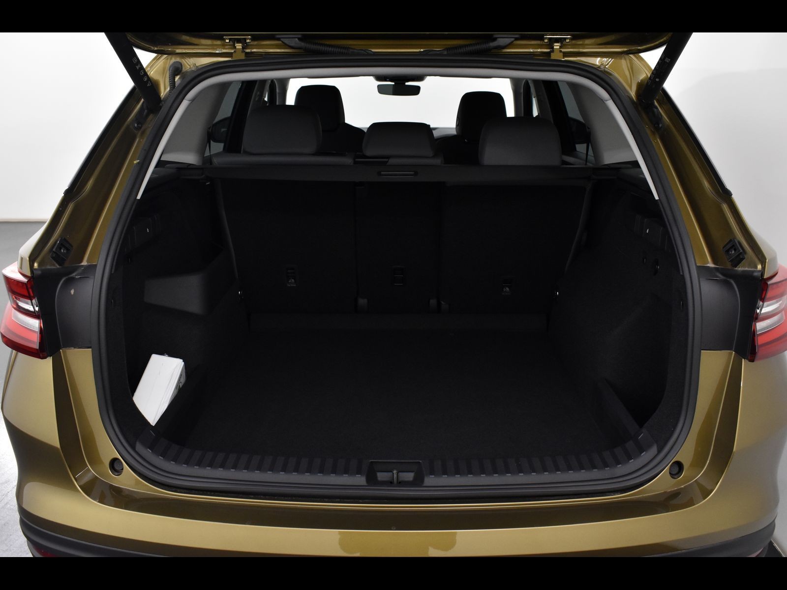 10 - Skoda Kodiaq 1.5 tsi m-hev 150cv selection dsg