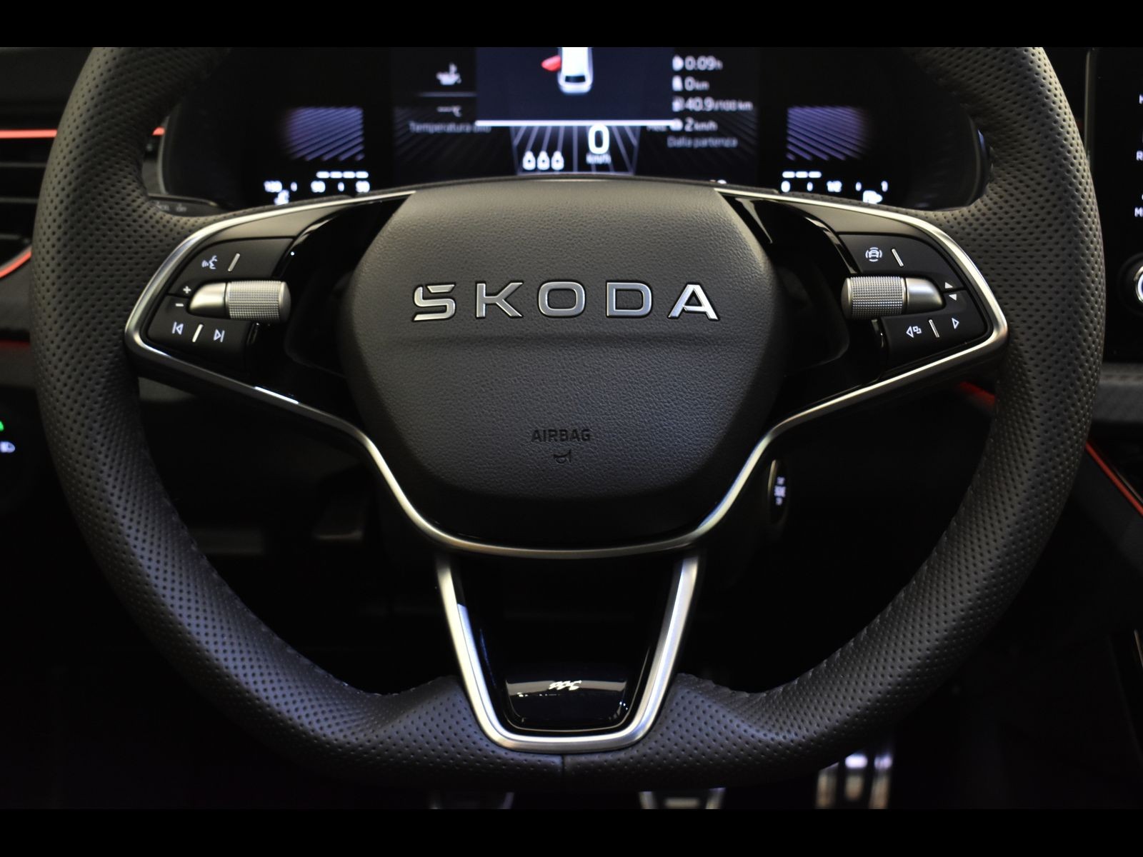 15 - Skoda Scala 1.0 tsi 115cv monte carlo