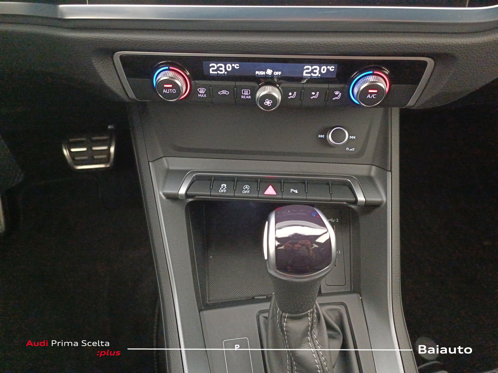 12 - Audi Q3 35 2.0 tdi s line edition s tronic