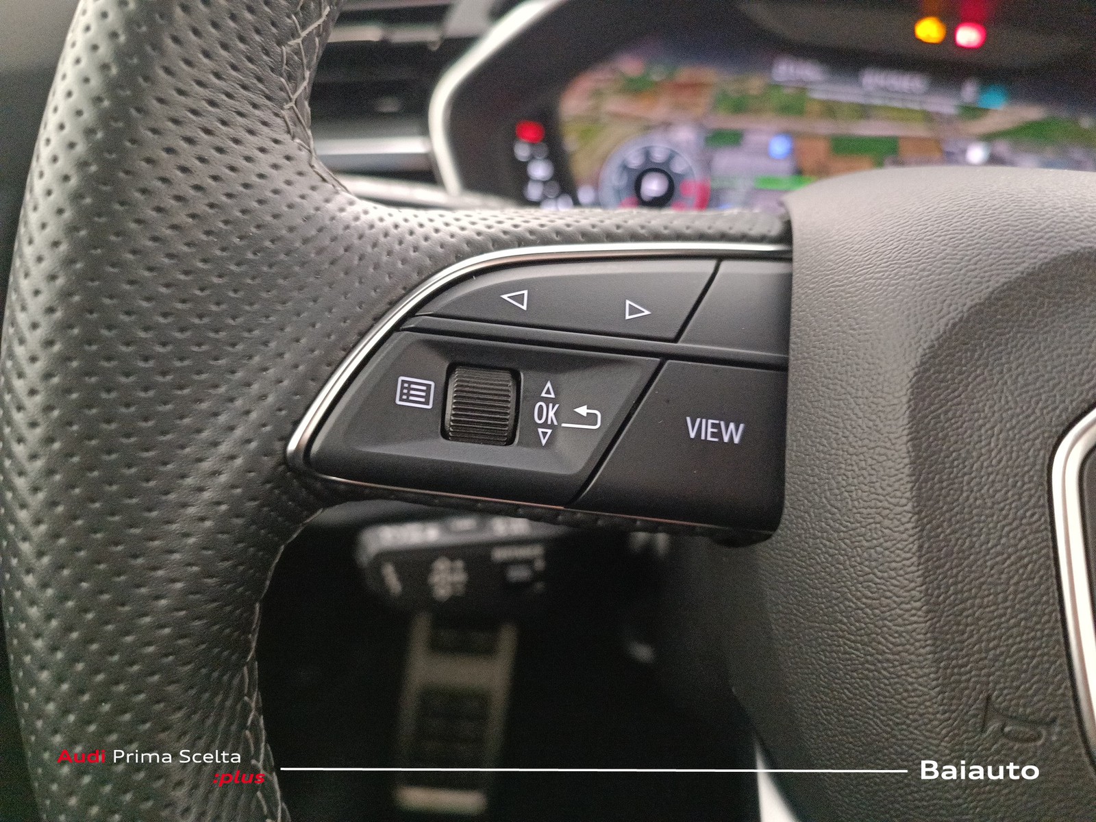 16 - Audi Q3 35 2.0 tdi s line edition s tronic