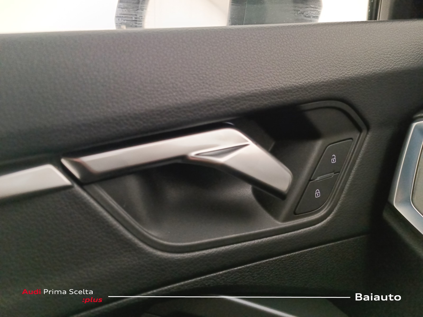 21 - Audi Q3 35 2.0 tdi s line edition s tronic