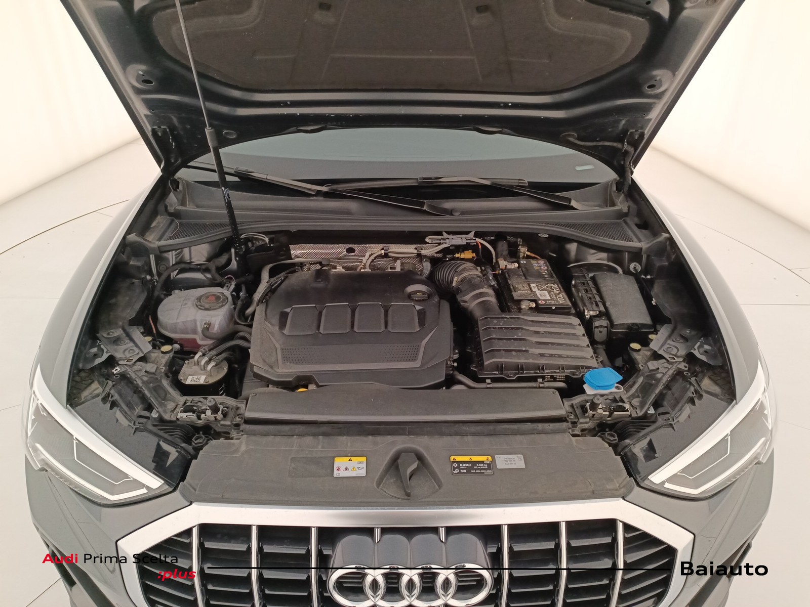 33 - Audi Q3 35 2.0 tdi s line edition s tronic