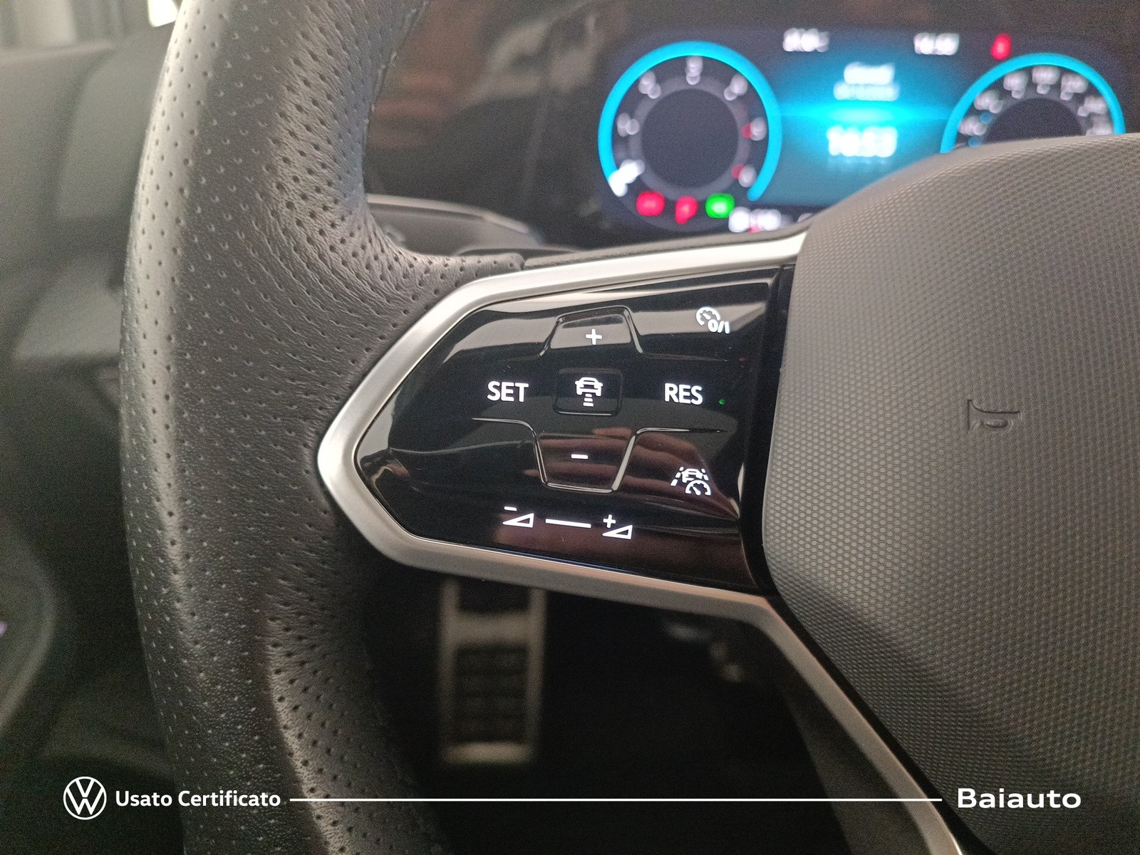 14 - Volkswagen Golf 2.0 tdi scr 150cv r-line 4motion dsg