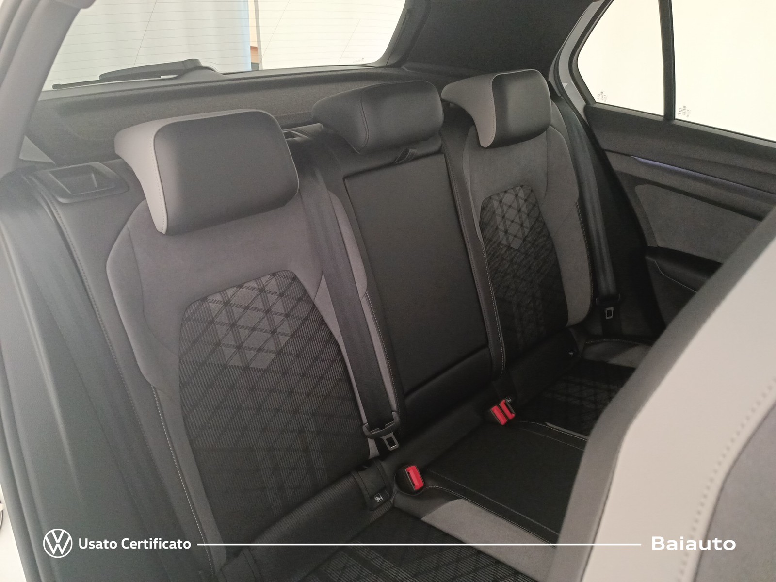 20 - Volkswagen Golf 2.0 tdi scr 150cv r-line 4motion dsg