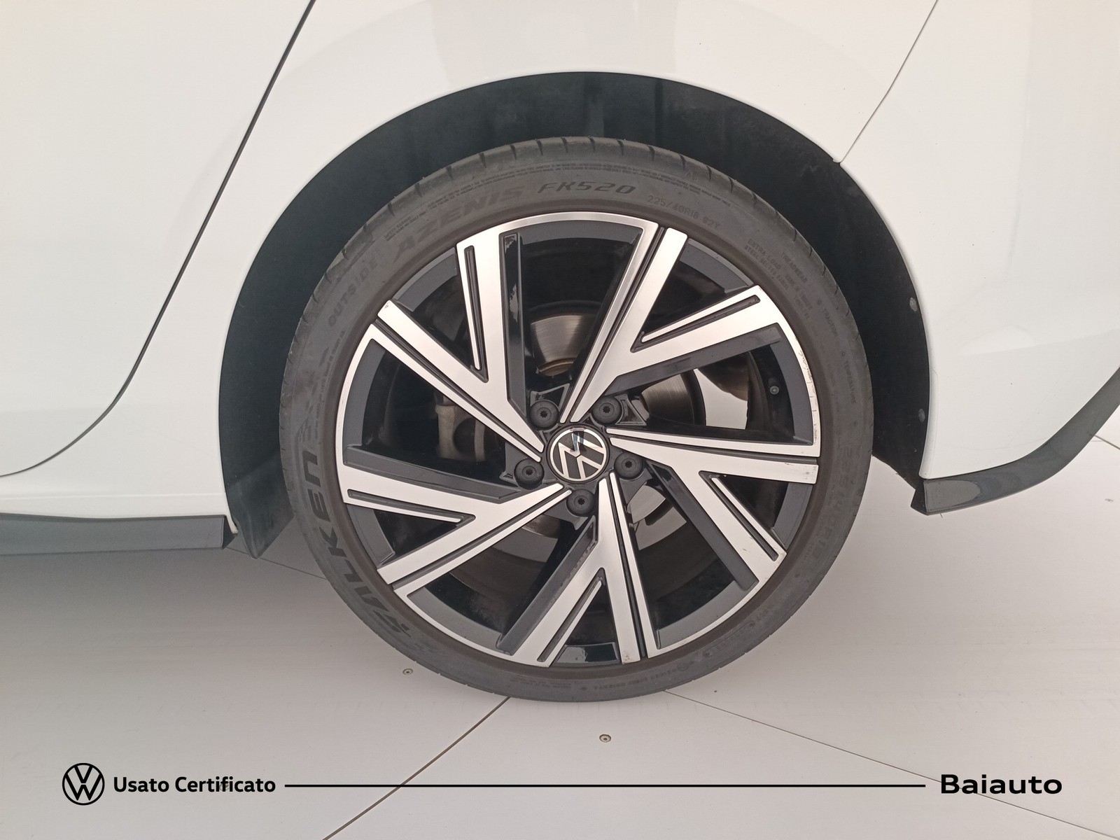 28 - Volkswagen Golf 2.0 tdi scr 150cv r-line 4motion dsg