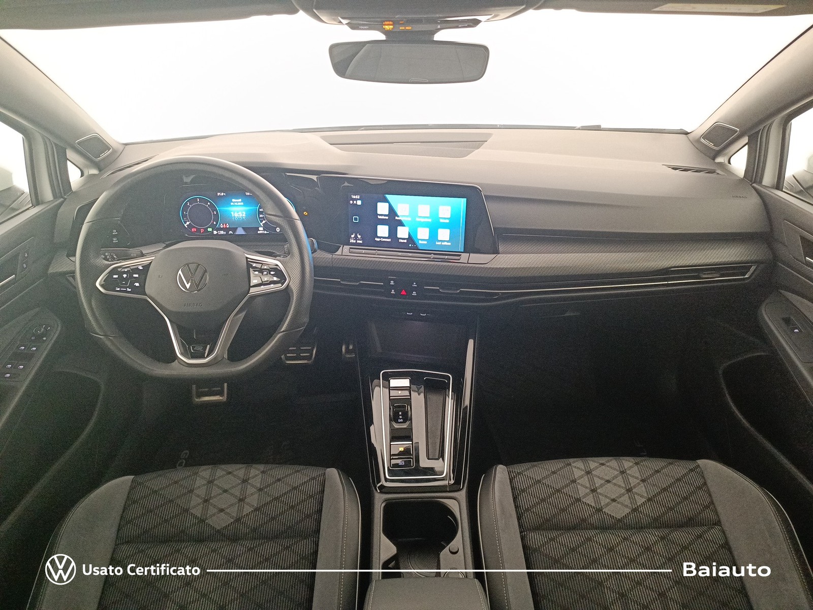 6 - Volkswagen Golf 2.0 tdi scr 150cv r-line 4motion dsg