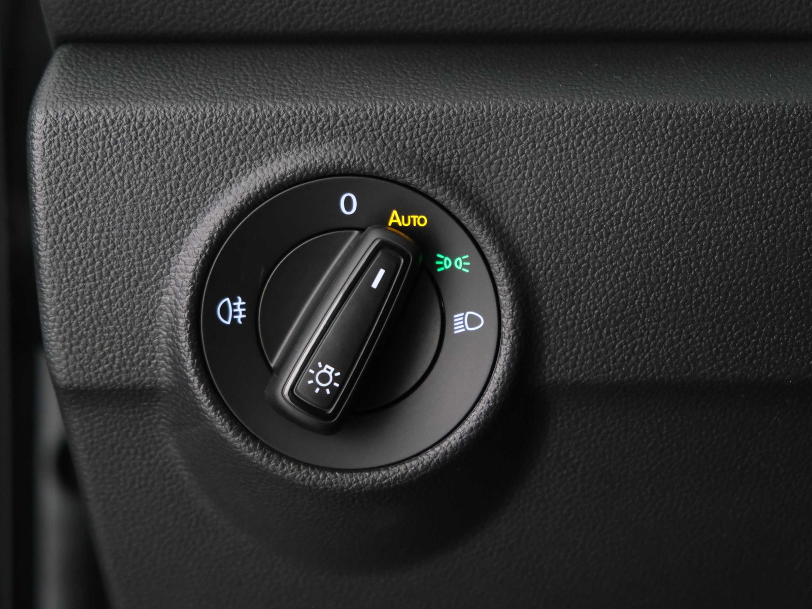 23 - Volkswagen T-Roc 1.0 tsi 115cv sport