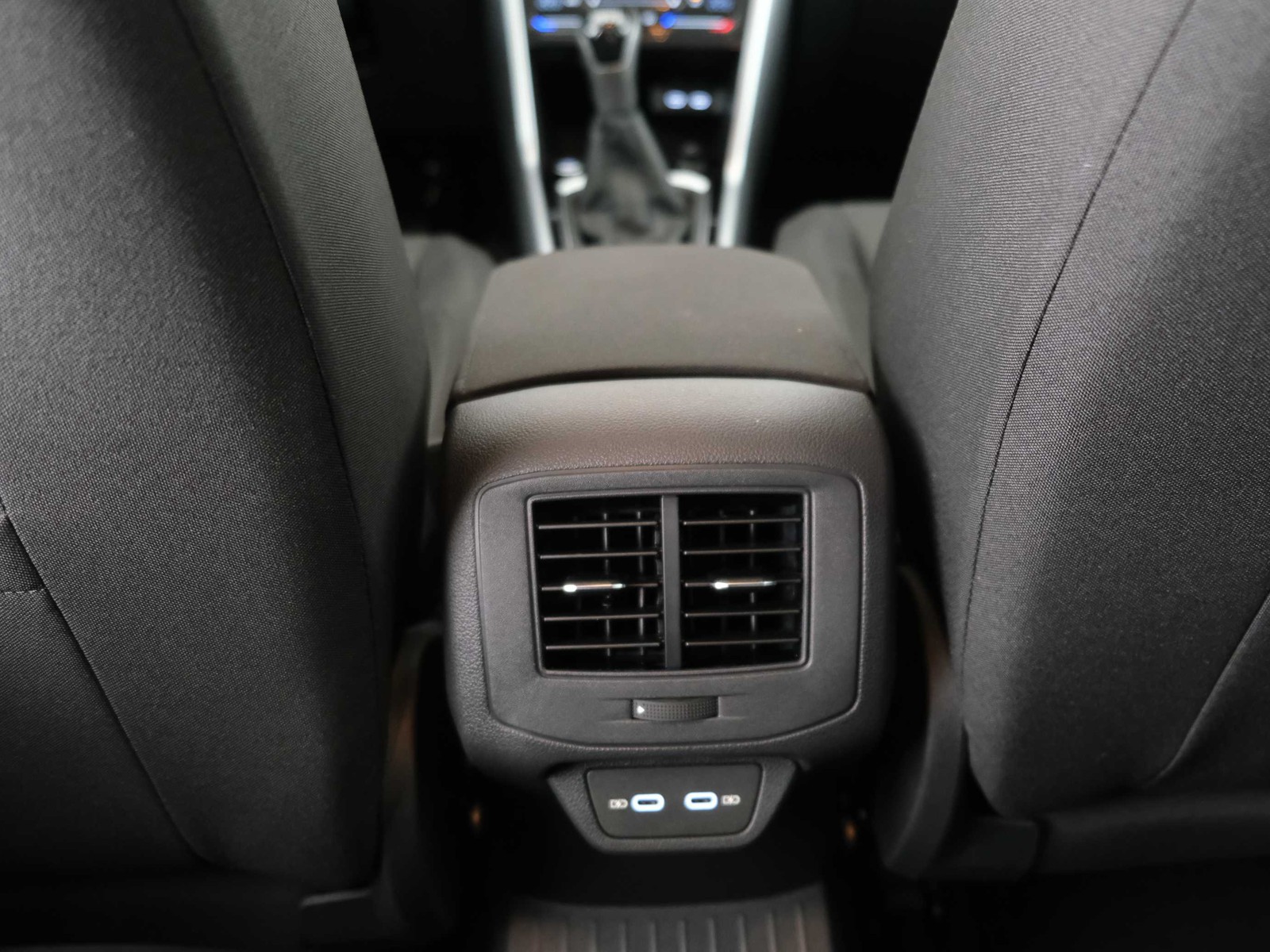 34 - Volkswagen T-Roc 1.0 tsi 115cv sport