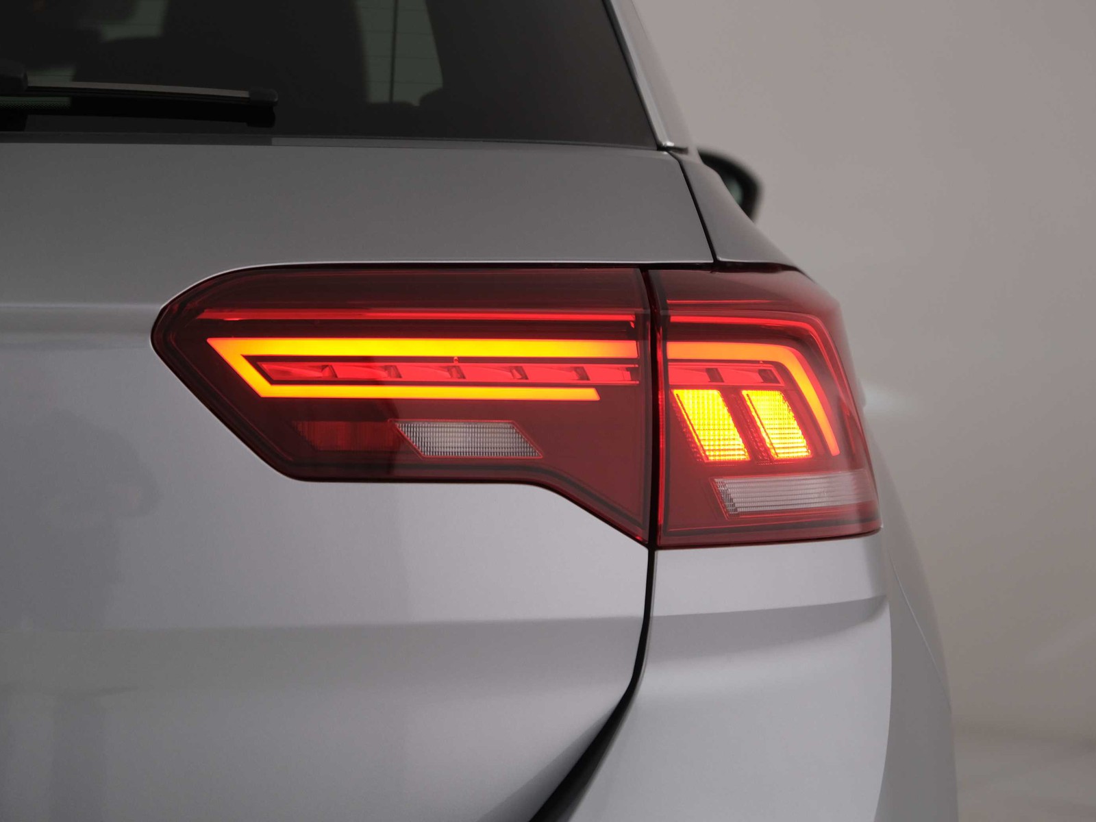 41 - Volkswagen T-Roc 1.0 tsi 115cv sport