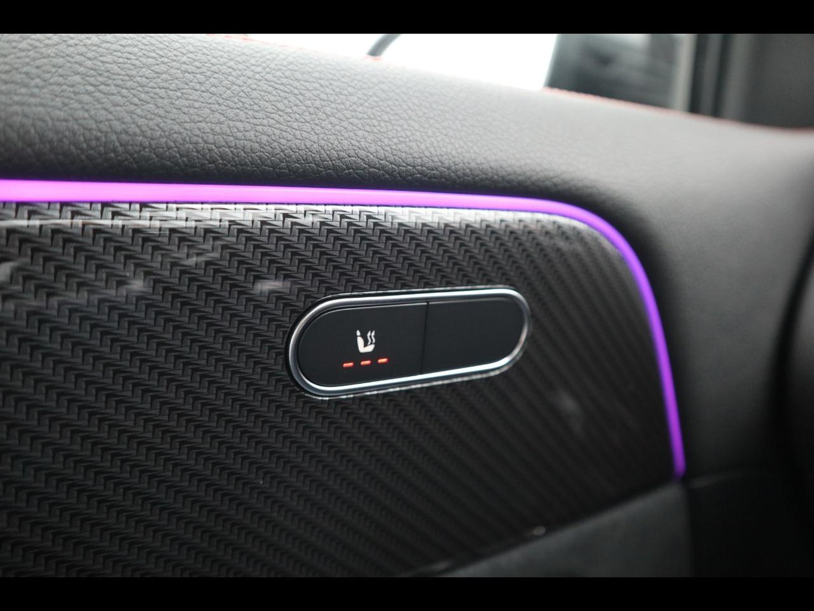 15 - Mercedes GLA 180 d amg line advanced plus 8g-dct