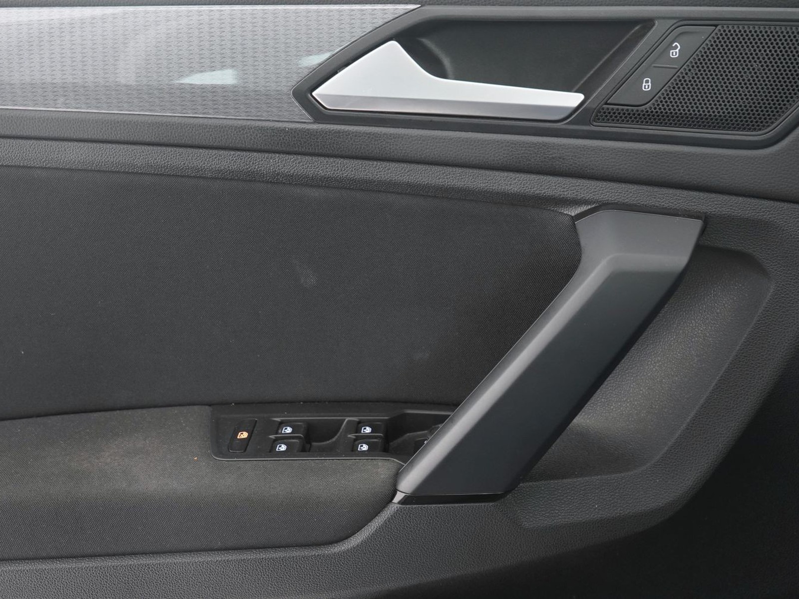 17 - Volkswagen Tiguan 1.5 tsi act 130cv life