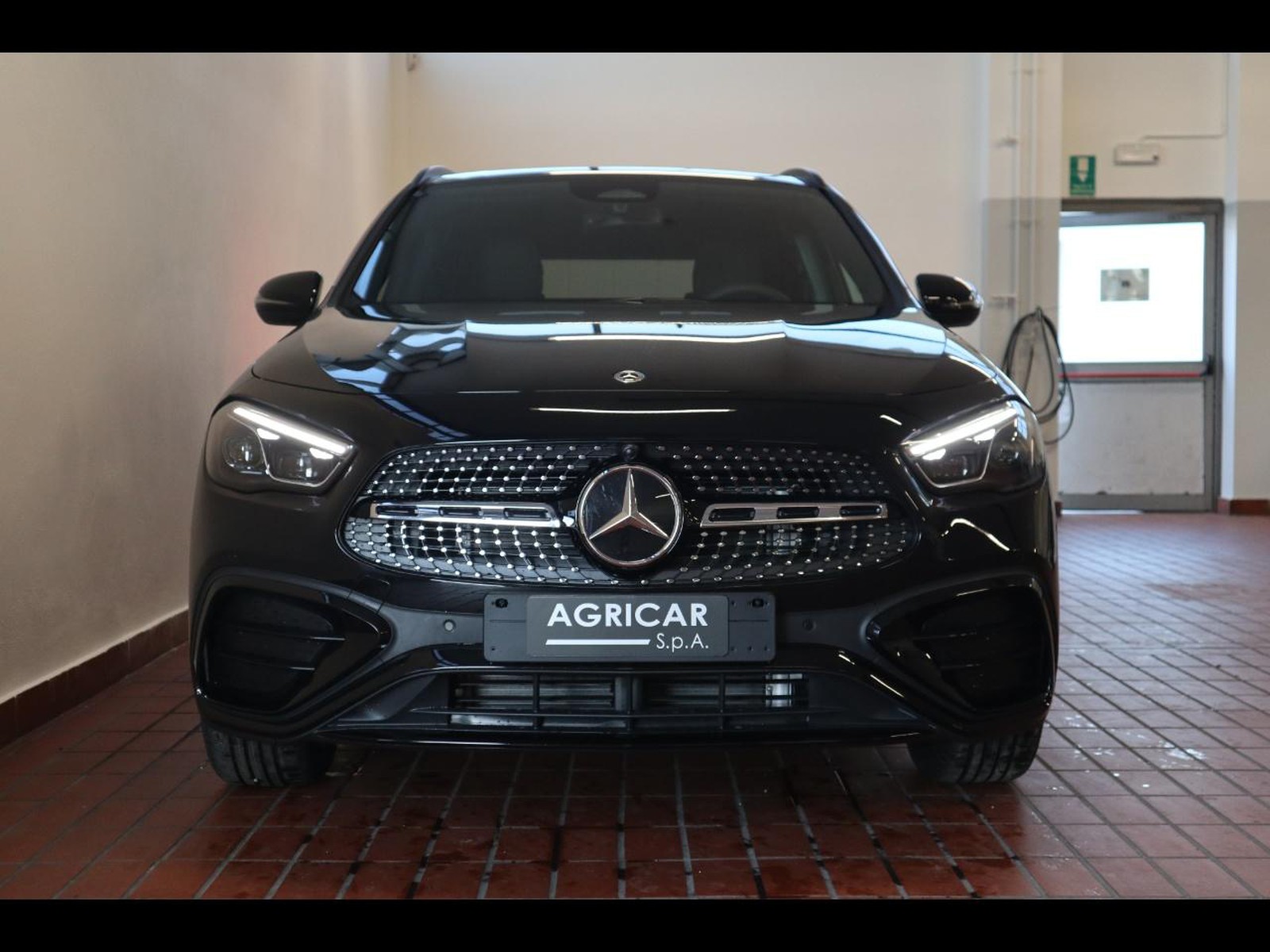 2 - Mercedes GLA 200 d amg line premium 4matic 8g-dct