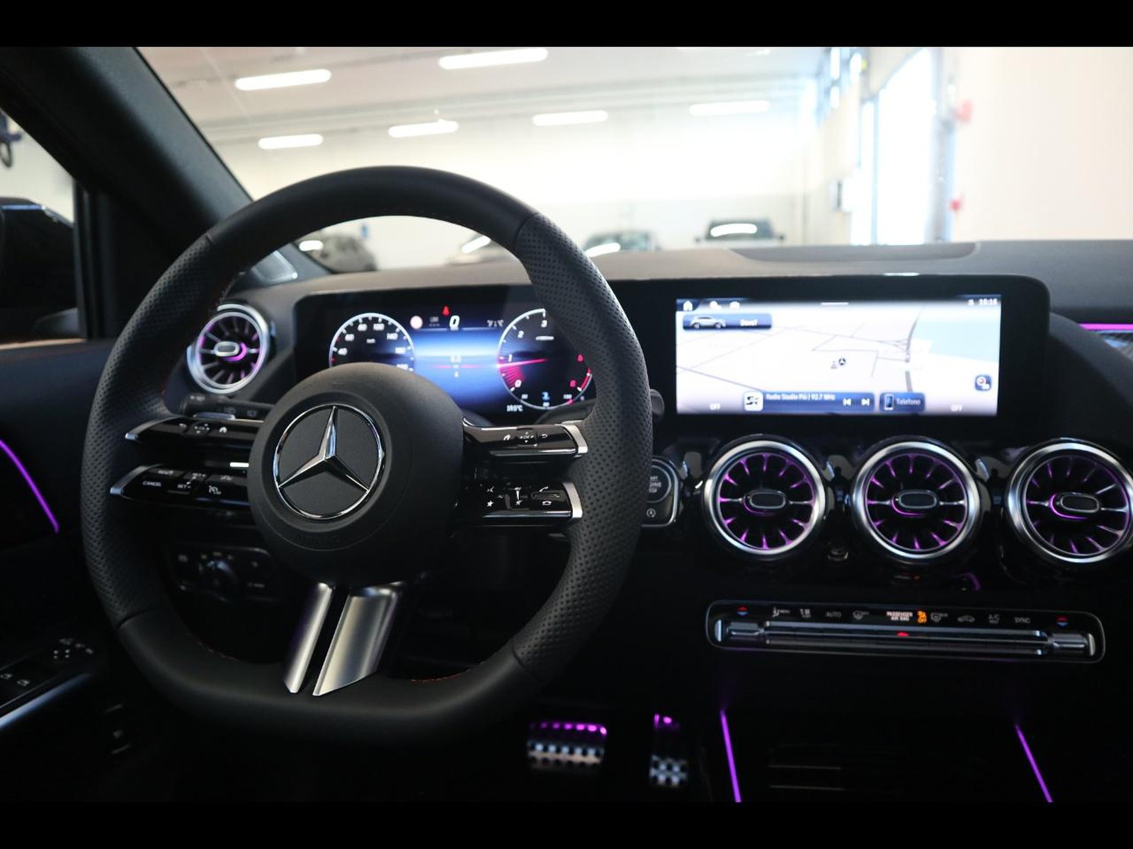 12 - Mercedes GLA 200 d amg line premium 4matic 8g-dct