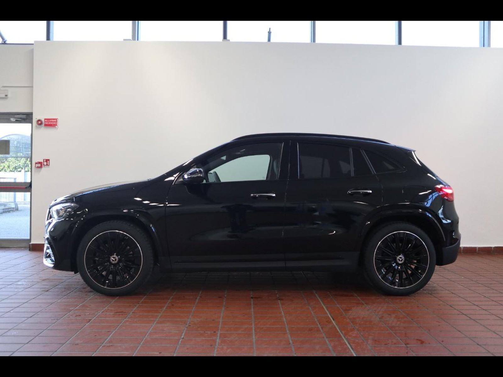 3 - Mercedes GLA 200 d amg line premium 4matic 8g-dct