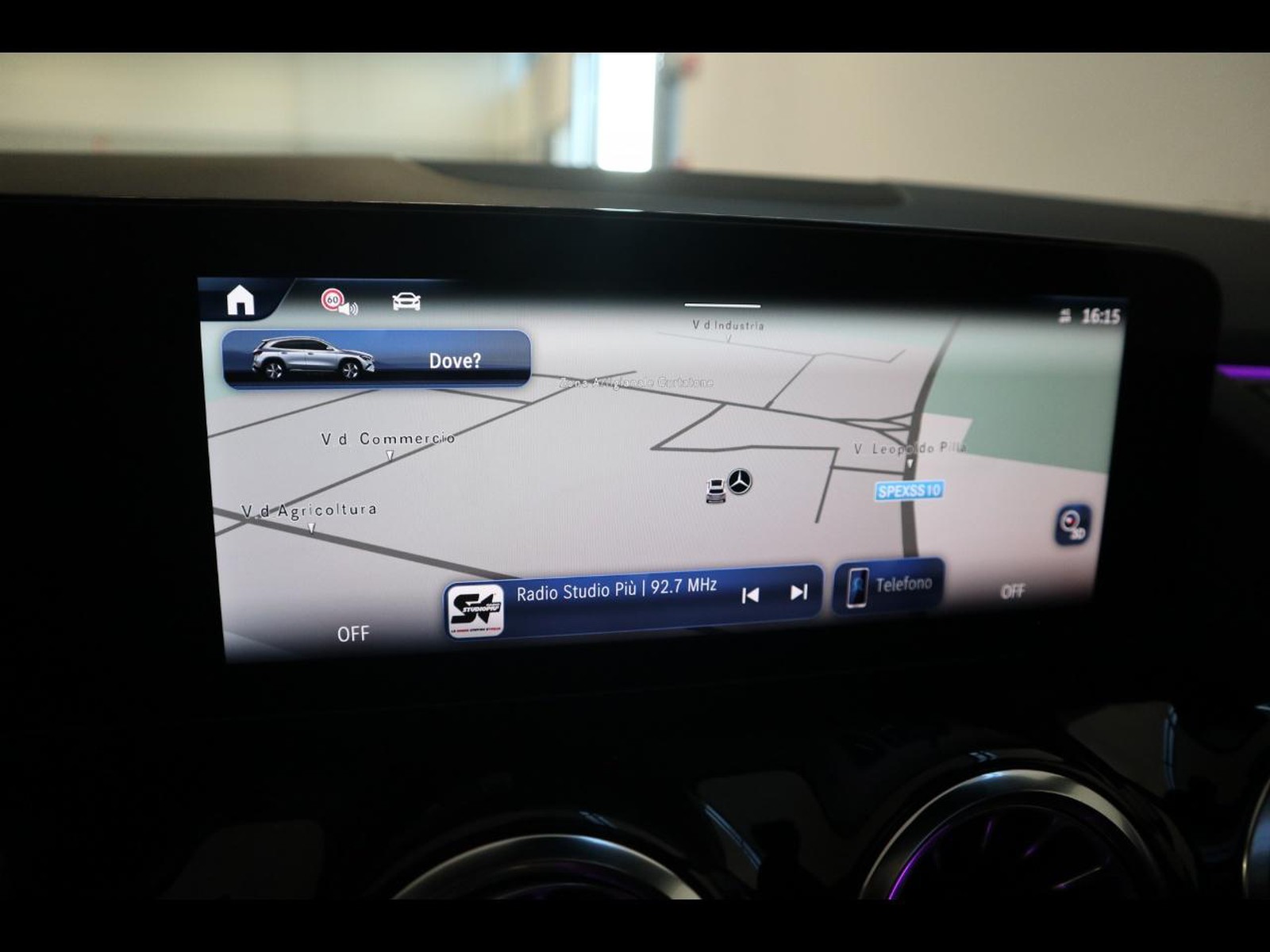 10 - Mercedes GLA 200 d amg line premium 4matic 8g-dct