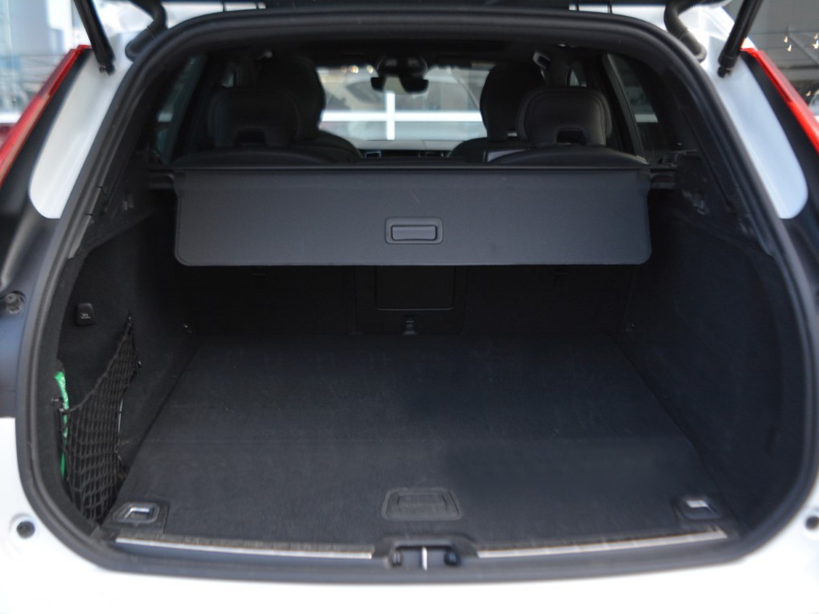 18 - Volvo XC60 2.0 t6 plug-in hybrid plus dark awd automatico