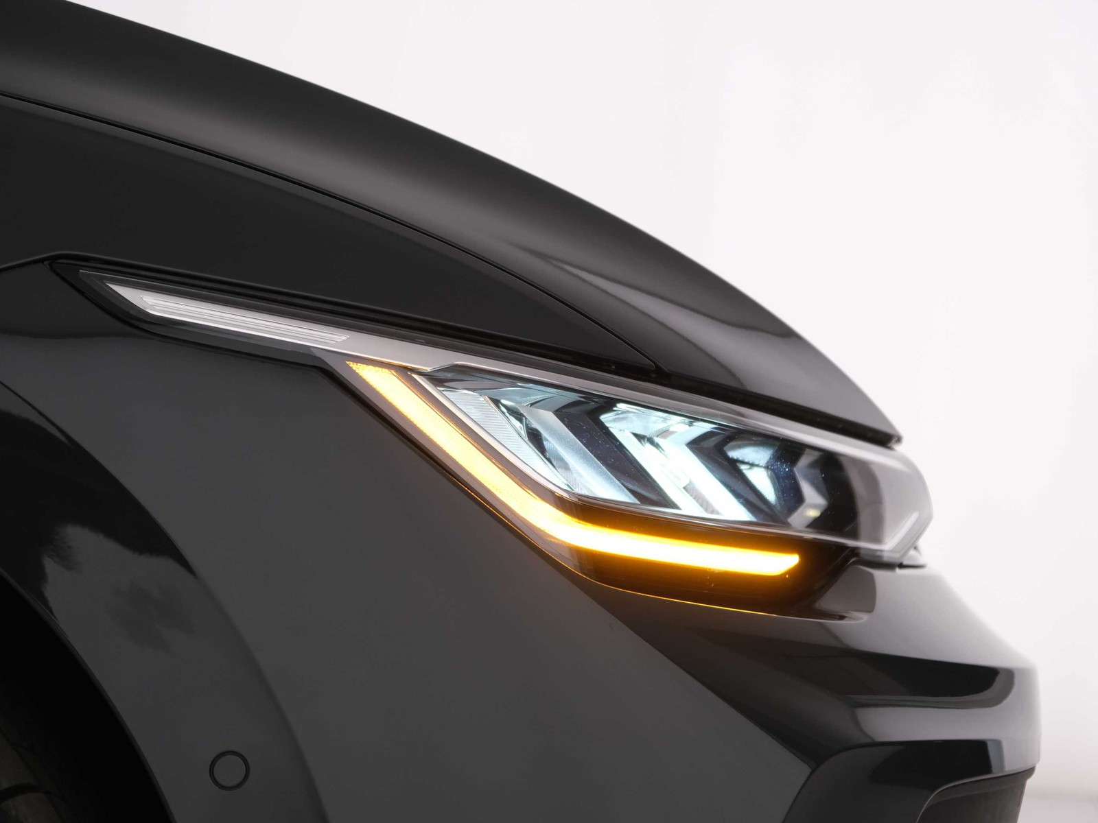 40 - Volkswagen Golf 1.5 tsi ehybrid 204cv edition plus dsg