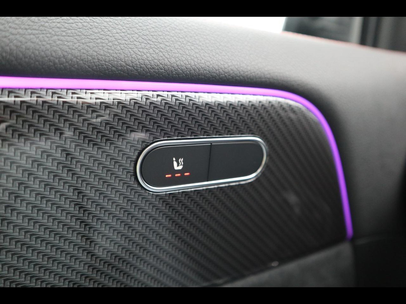 15 - Mercedes GLA 180 d amg line advanced plus 8g-dct