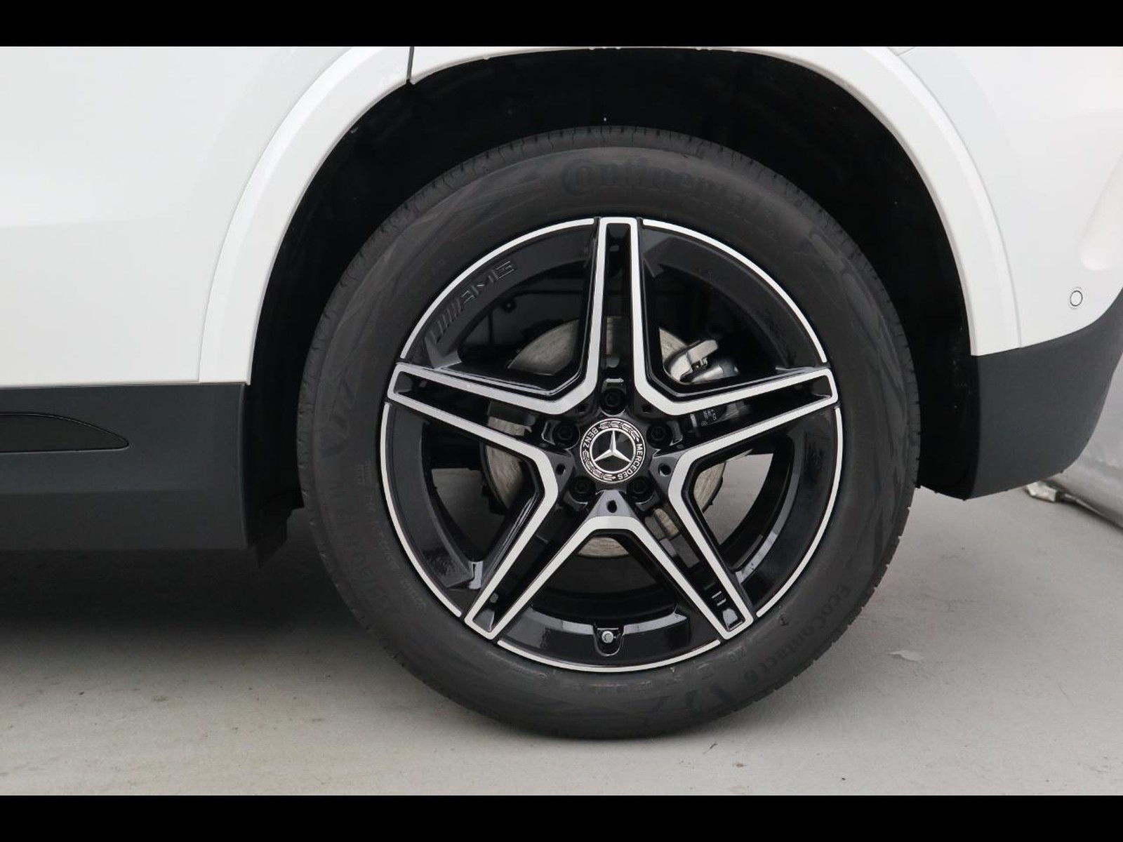 4 - Mercedes GLA 180 d amg line advanced plus 8g-dct